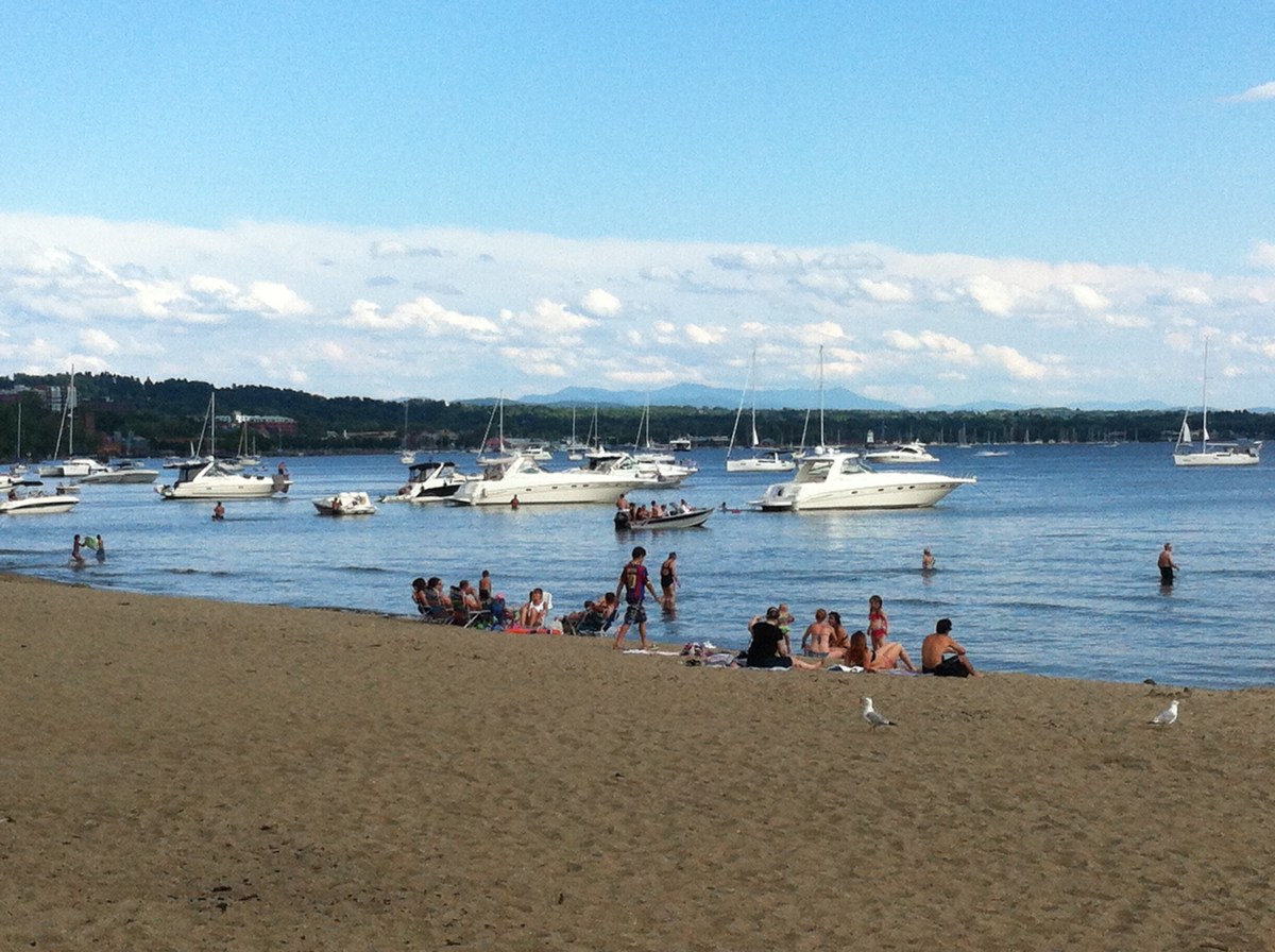 alt="Burlington Vermont Harbor north Beach"