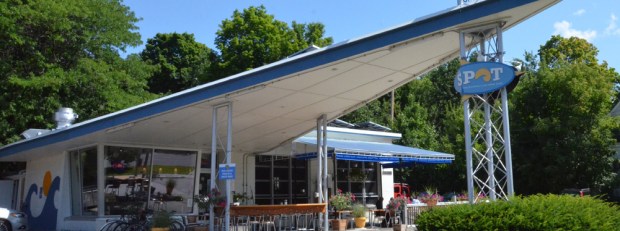 33_522_banner_awning